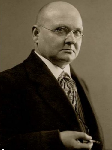 Dzejnieka Viļa Plūdoņa portrets